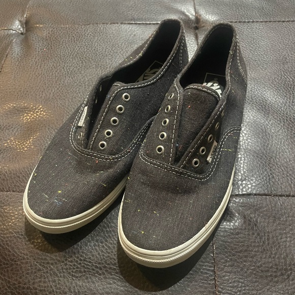 Vans - Picture 2 of 7